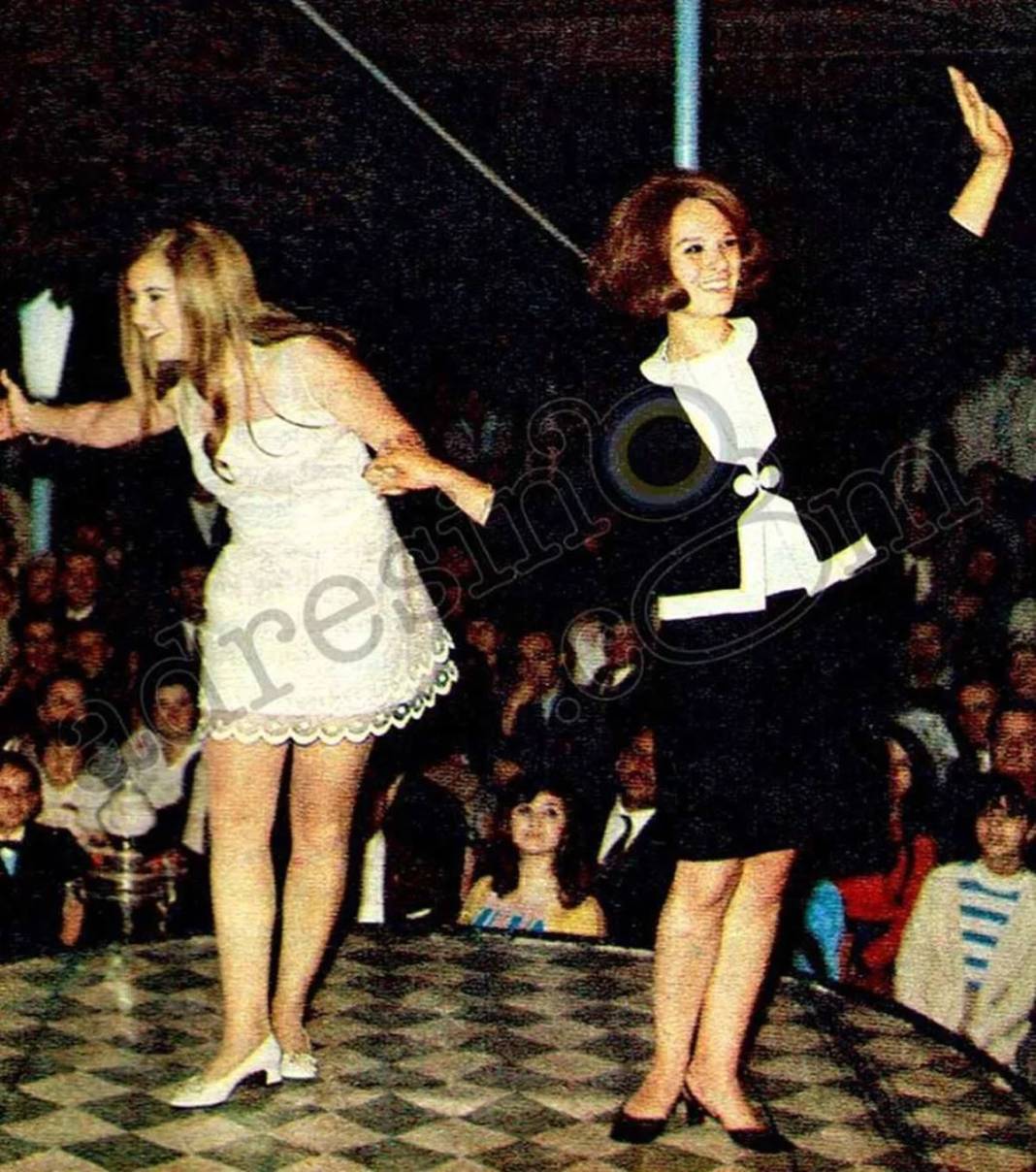 Hülya Koçyiğit'in kardeşi de meğer Yeşilçam'ın yıldızıymış! Üstelik ablasından önce oyuncu olmuş 7